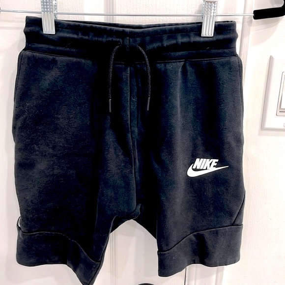 Nike - Nike Tech Boys shorts - Black size small S - Picture 1 of 3